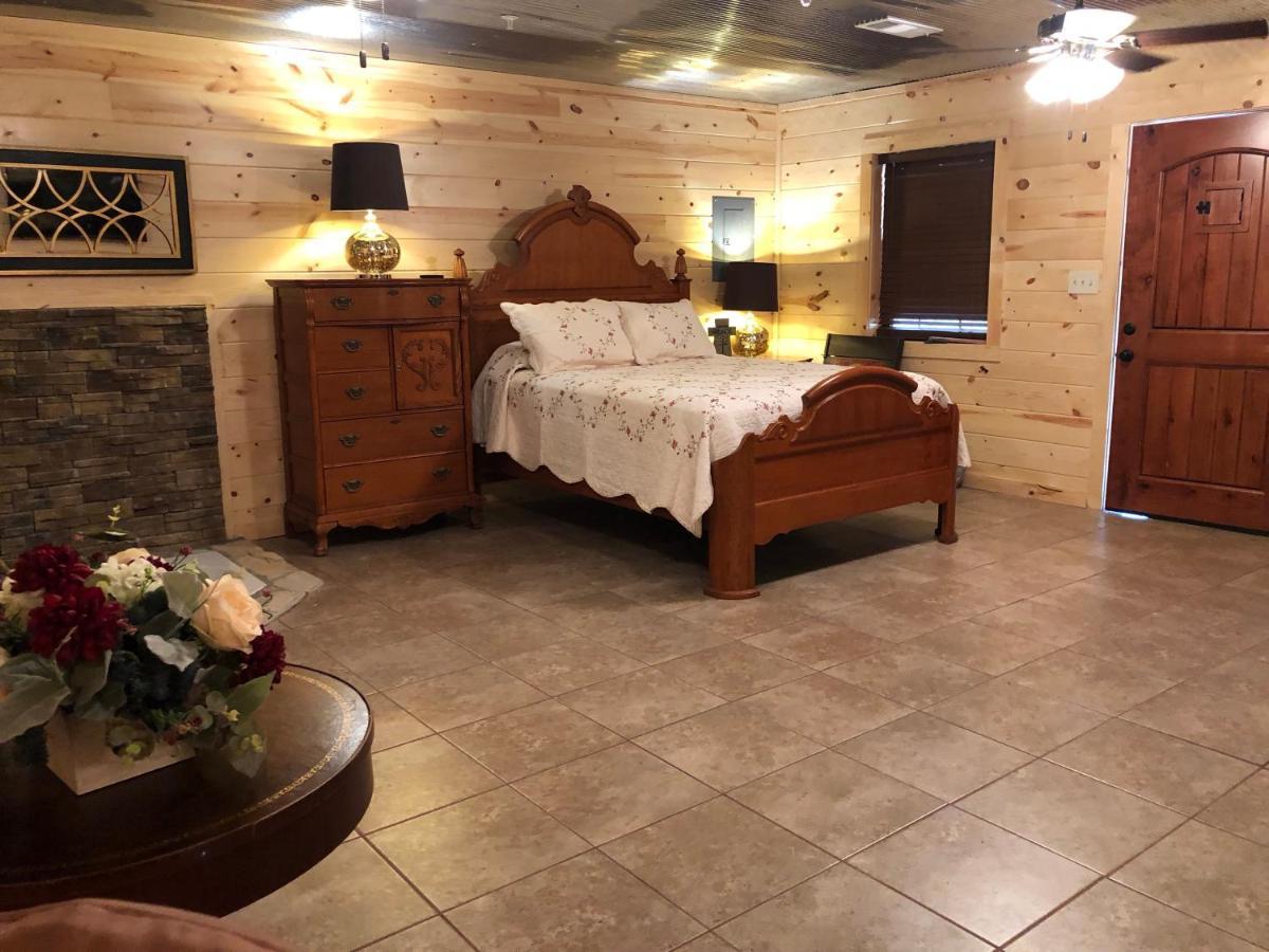 Samantha's Timber Inn Murfreesboro Bagian luar foto